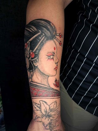 Red Moon Tattoo