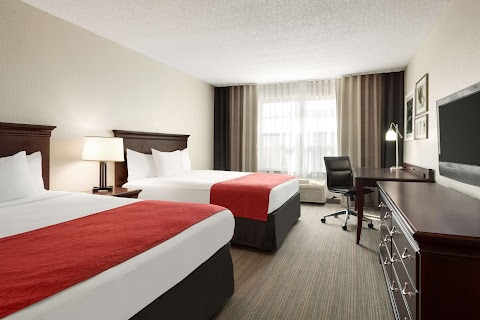 Country Inn & Suites by Radisson, Kansas City at Village West, KS