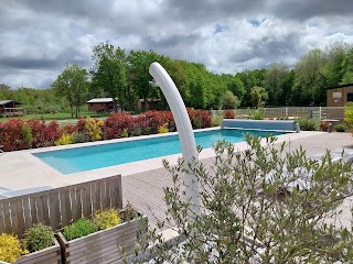 Ferme des Poulardières : Location de gîte et hébergements insolites avec SPA et piscine proche de Chambord. Lodges en bois et chalets situés en Sologne - Loir-et-Cher (41).