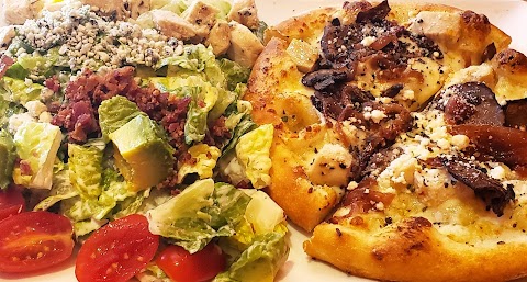 Photo of SPIN! Pizza - 2450 Grand Boulevard, Kansas City, MO 64108, USA