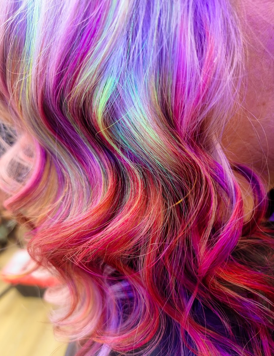 Natalie Colebrooke Hair in 162 Grange Rd, Letchworth Garden City SG6 4LT, UK - Beauty Salons And Hairdressers featuring Restroom