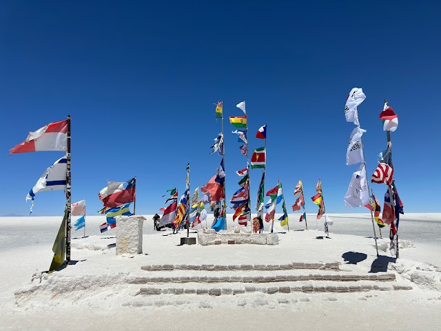 Plaza de las Banderas Uyuni