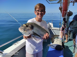 Excursiónes de pesca en barco "Con Nacho"