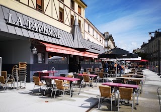 La Taverne, Table de Caractère