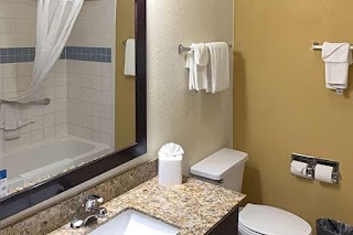 Quality Inn & Suites Farmington