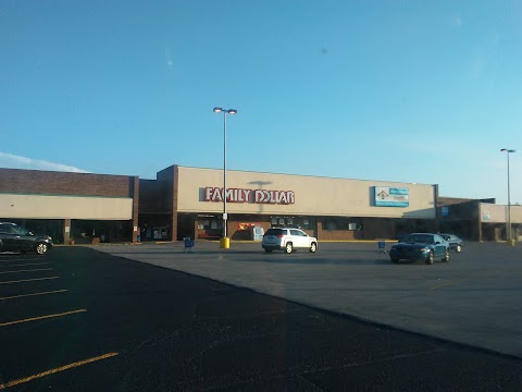 Photo of Family Dollar - 1045 West 37th Avenue, Hobart, IN 46342, USA