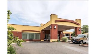 Clarion Hotel & Suites Hamden-New Haven