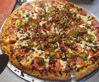 AJs Pizzeria at the yard