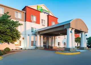 Holiday Inn Express & Suites Burlington, an IHG Hotel