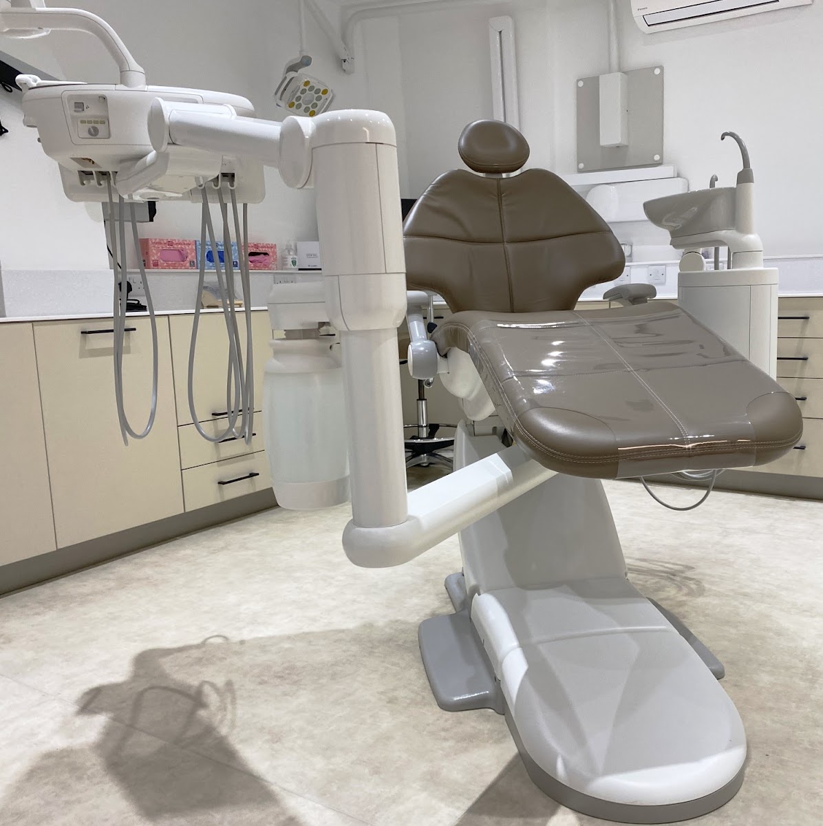Fulham Road Dental - Fulham Dentist in 725 Fulham Rd., London SW6 5UL, UK - Dentists featuring Restroom, Wheelchair Accessible
