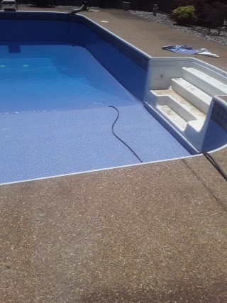 Huck's swimming pool specialist