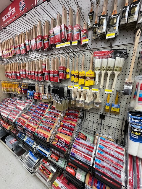 Orlando Family Hardware Store