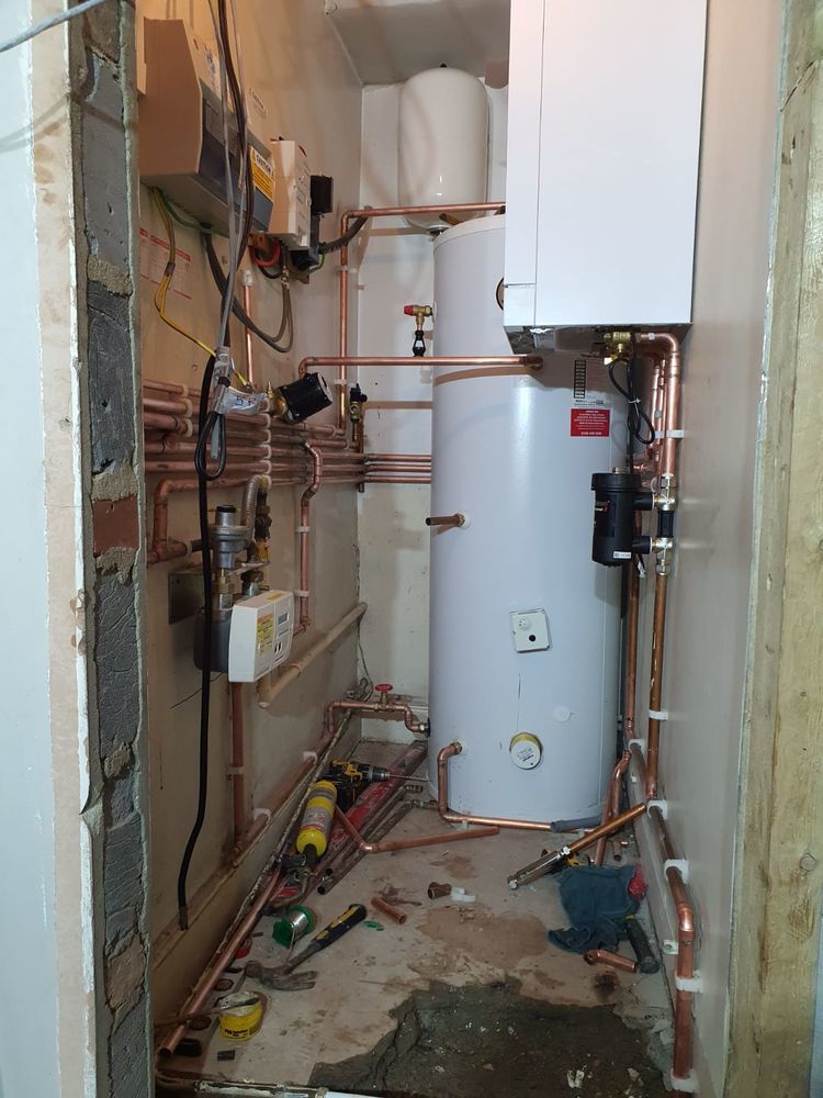 HMJ Plumbing & Heating Ltd in 55 Perrymans Farm Rd, Ilford IG2 7LD, UK - Plumbers featuring 