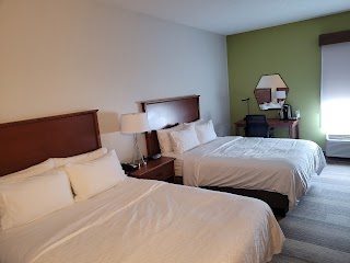 Holiday Inn Express & Suites Sioux Falls at Empire Mall, an IHG Hotel