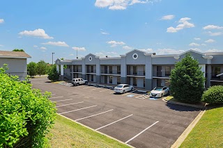 Quality Inn & Suites Greenville - Haywood Mall