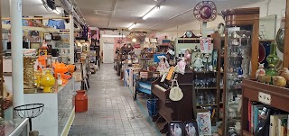 Southaven Antiques And Gifts