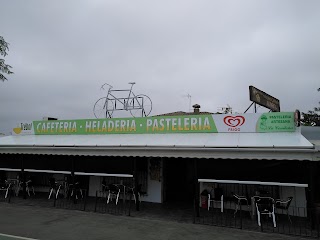 Pastelería Trébol - Cafetería , Heladería, Desayunos