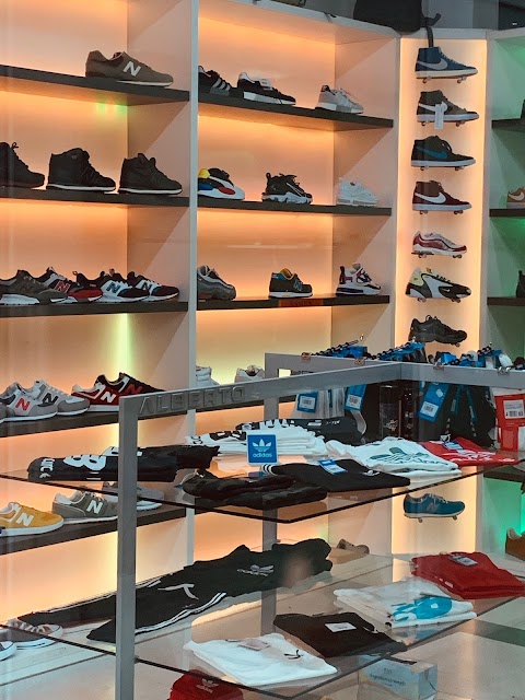 Schuhroom - Sneaker Store Fulda