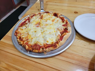 Wagon Wheel Cafe & Pizza