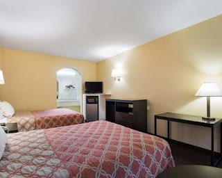 Rodeway Inn & Suites