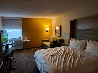 Holiday Inn Boston - Dedham Hotel & Conference Center, an IHG Hotel