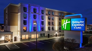 Holiday Inn Express & Suites Providence-Woonsocket, an IHG Hotel