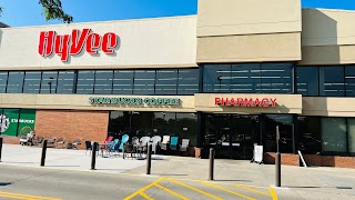 Hy-Vee Grocery Store