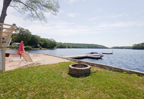 Oxoboxo Lake Cottage