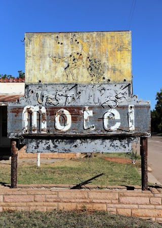 West Winds Motel