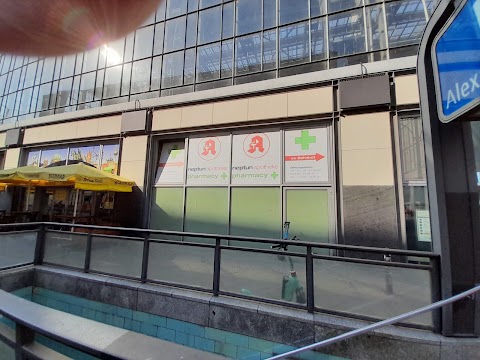 Neptun Apotheke im S-Bahnhof Alexanderplatz
