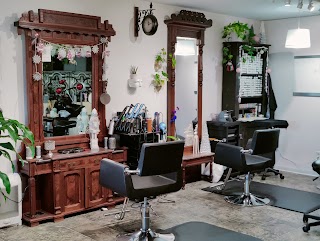 Gilded Lily Beauty Bar LLC