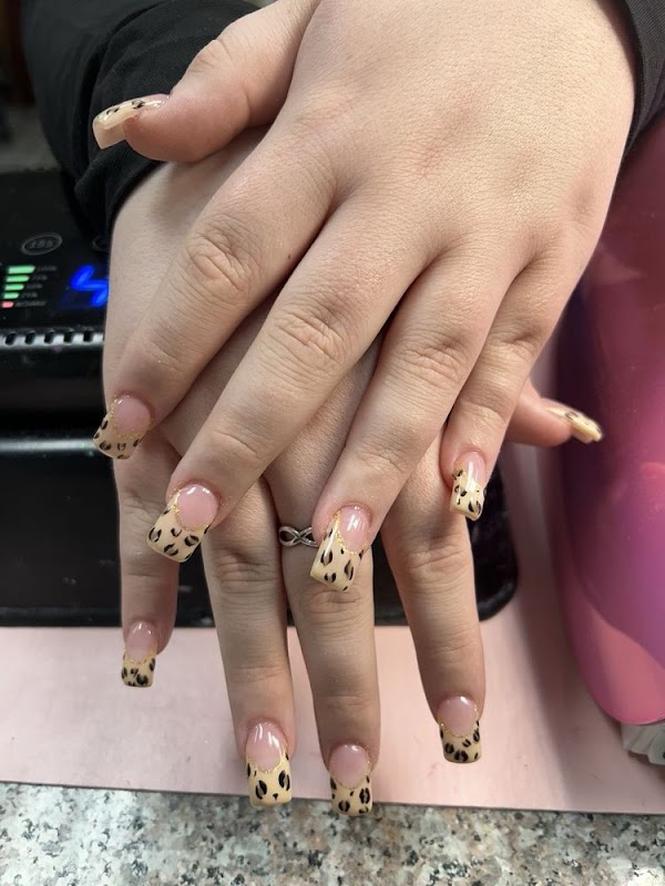 Lucky Moon Nail Salon