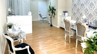 Deluxe Beauty Lounge-Manicura , pedicura y extensiones de pestañas en Vilanova y la Geltru