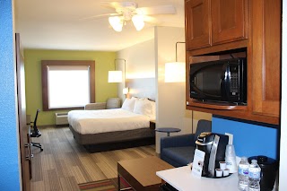 Holiday Inn Express & Suites Mansfield, an IHG Hotel