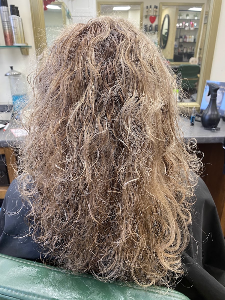 D’s Hair Creations
