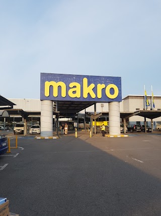 Makro