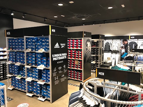 Adidas Store Mora de Rubielos