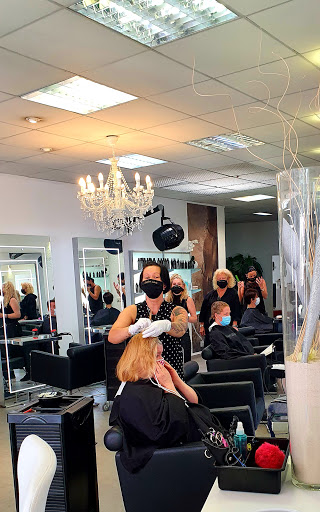 Friseur, Kosmetik und Nagel Studio