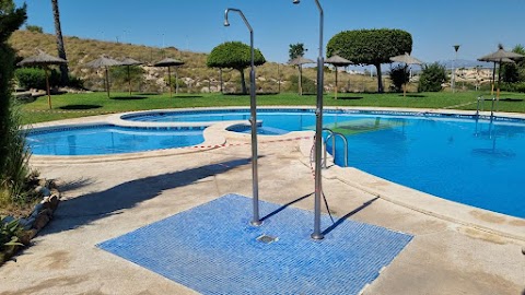 Piscinelia | Mantenimiento y Limpieza de Comunidades y Piscinas