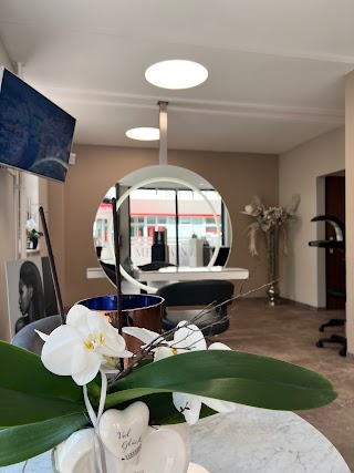 Mezzanotte Hair & Beauty - Friseur Ditzingen