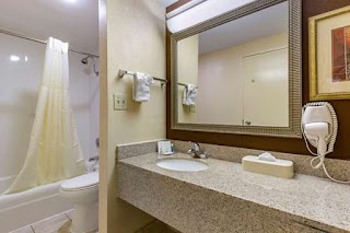 Quality Inn & Suites Hanes Mall