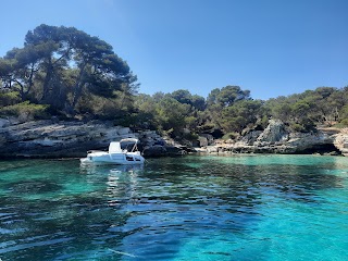 Mestral Alquiler de barcos y excursiones. Escuela náutica.