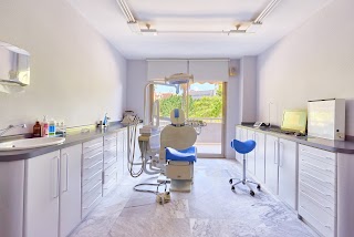 Dental Center Las Américas | Clínica Dental en Málaga - Dr. Antonio Marti