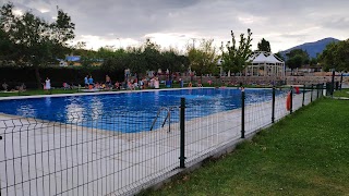 Piscinas y Zona Deportiva