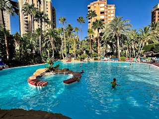 Piscina exterior del Hotel Meliá