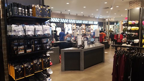 Photo of Foot Locker - 19575 Biscayne Boulevard, Aventura, FL 33180, USA