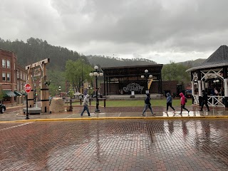 Deadwood's Outlaw Square