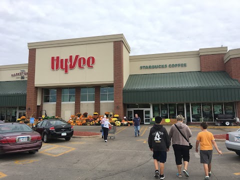 Hy-Vee Grocery Store