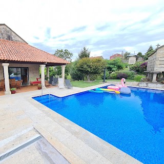 Casa Rural con Piscina en Pontevedra : O Campo