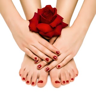 Red Rose Nails